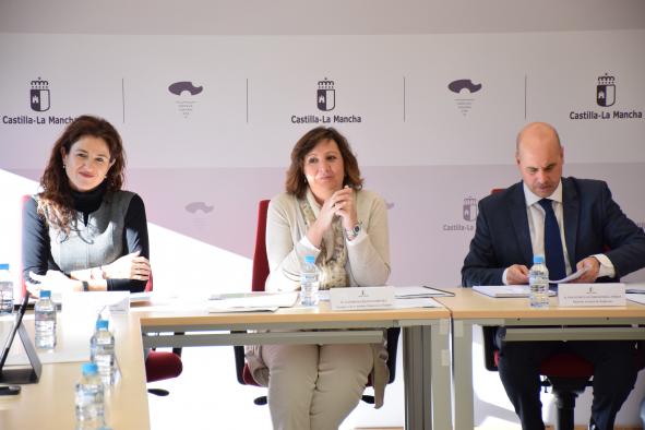 La consejera de Economía, Empresas y Empleo, Patricia Franco, preside la reunión de constitución del Observatorio de la Promoción Industrial de Castilla-La Mancha