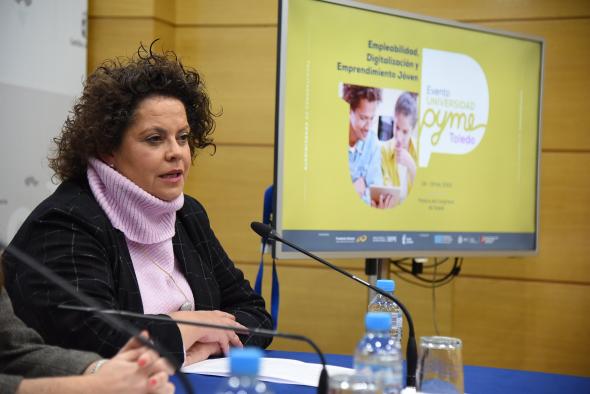 La directora general de Formación Profesional para el Empleo, Marta Roldán, presenta las jornadas ‘Universidad Pyme’, que se celebrarán los próximos 8 y 9 de febrero en Toledo, impulsadas por Fundae y el SEPE con la colaboración del Gobierno regional. 