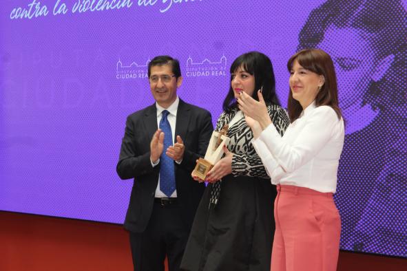 La consejera de Igualdad y portavoz del Gobierno regional, Blanca Fernández, asiste al acto institucional de entrega del I Premio Concha Tolosa contra la violencia de género
