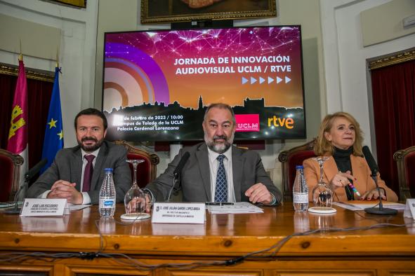 El consejero de Desarrollo Sostenible, José Luis Escudero, asiste a la inauguración de las ‘Jornadas de Tecnología Audiovisual’ organizadas por la Universidad de Castilla-La Mancha (UCLM) y el ente público Radio Televisión Española. 