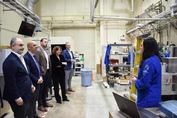 La consejera de Economía, Empresas y Empleo, Patricia Franco, se ha reunido hoy con la Universidad de California en Irvine, que desarrolla importantes proyectos de investigación en el ámbito del hidrógeno.  