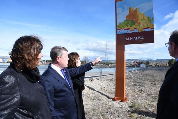 nauguración de señalización turística en Almansa