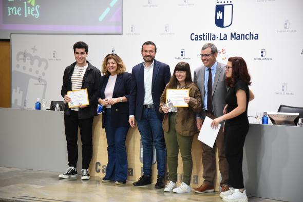 El Gobierno de Castilla-La Mancha reconoce a los ganadores del concurso ‘Un bocata contra la desinformación’ por promover el pensamiento crítico en las redes sociales