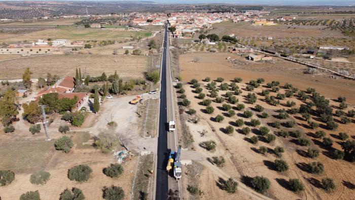 El Gobierno regional finalizará el arreglo de la CM-4009 entre San Martín de Montalbán y el enlace con la CM-401 en dos semanas