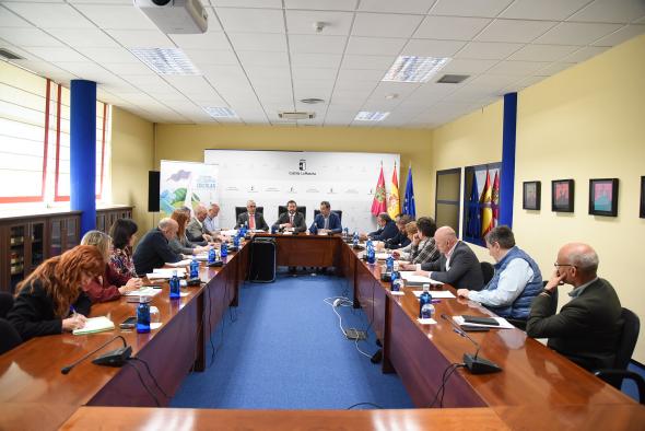 El consejero de Desarrollo Sostenible, José Luis Escudero, participa en una reunión de trabajo con los representantes de todos los Consorcios de Residuos Sólidos Urbanos de Castilla-La Mancha