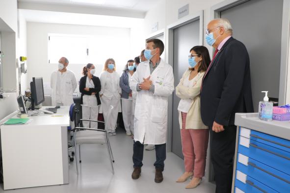 Los profesionales del área de Radiodiagnóstico del Hospital de Manzanares se forman en el funcionamiento de la nueva resonancia magnética 