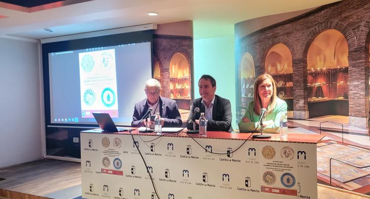 Gutiérrez subraya el apoyo del Gobierno regional a las iniciativas encaminadas a poner en valor la cerámica tradicional, una seña de identidad de Talavera