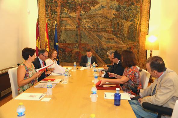 Reunión del Presidente García-Page con responsables del CERMI