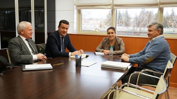 El Gobierno de Castilla-La Mancha y Liberbank avanzan en el fomento del alquiler social y venta de viviendas vacías para personas demandantes de vivienda en la región