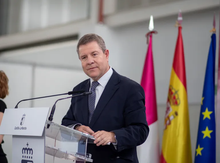 Emiliano García-Page avanza que la Junta firmará la semana que viene el acuerdo para seguir ampliando la Ayuda a Domicilio en 660 municipios