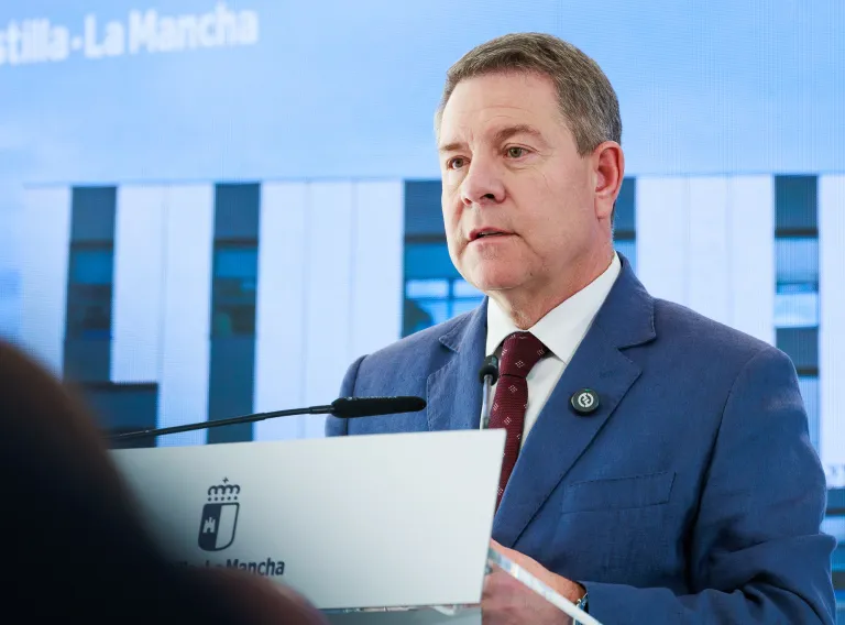 García-Page: “Terminaremos haciendo que se cumpla un compromiso para que la alta velocidad con Jaén pare y beneficie a La Mancha”