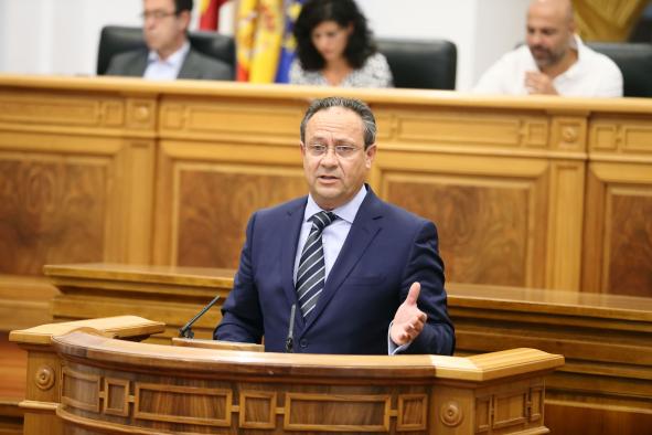 Ruiz Molina: “Las cuentas de la Junta presentan un déficit excesivo, agujeros contables y una tesorería sin apenas liquidez”