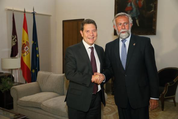 Reunión del presidente García-Page con el alcalde de Talavera de la Reina, Jaime Ramos