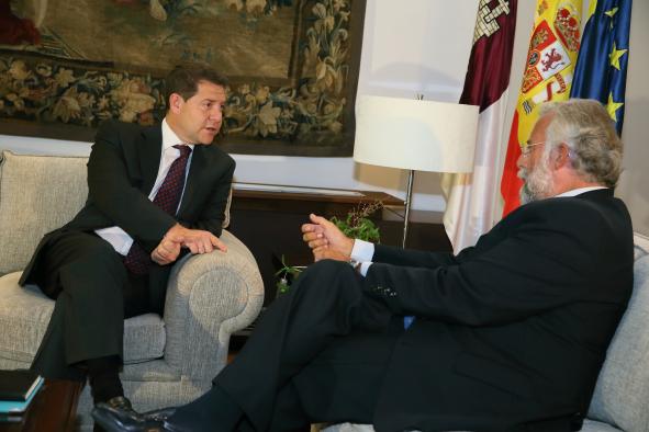 Reunión del presidente García-Page con el alcalde de Talavera de la Reina, Jaime Ramos
