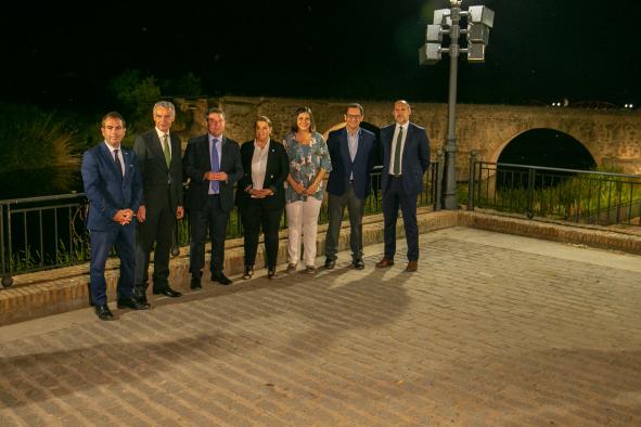 Inaugura la nueva iluminación ornamental del Puente Romano de Talavera de la Reina (Toledo)