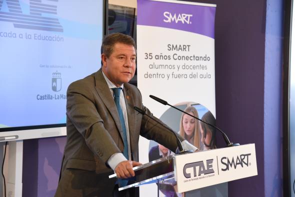 Inauguración del centro de Tecnología Aplicada a la Educación (CTAE) de la empresa Smart Technologies
