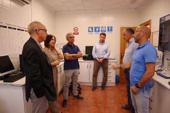 El viceconsejero de Medio Rural, Agapito Portillo, visita , las instalaciones de la SAT ‘El Tanino’
