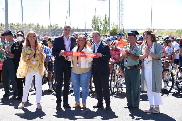 Emiliano García-Page SánchezSeguir Salida y llegada de la 19 etapa de la Vuelta Ciclista a España (Educación, Cultura y Deportes)