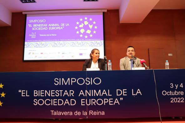 El consejero de Agricultura, Agua y Desarrollo Rural, Francisco Martínez Arroyo, interviene en el simposio ‘El Bienestar Animal de la Sociedad Europea’