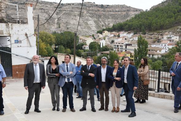 Visita las obras de reposición y mejora del entorno de las laderas afectadas por el desprendimiento en Alcalá del Júcar